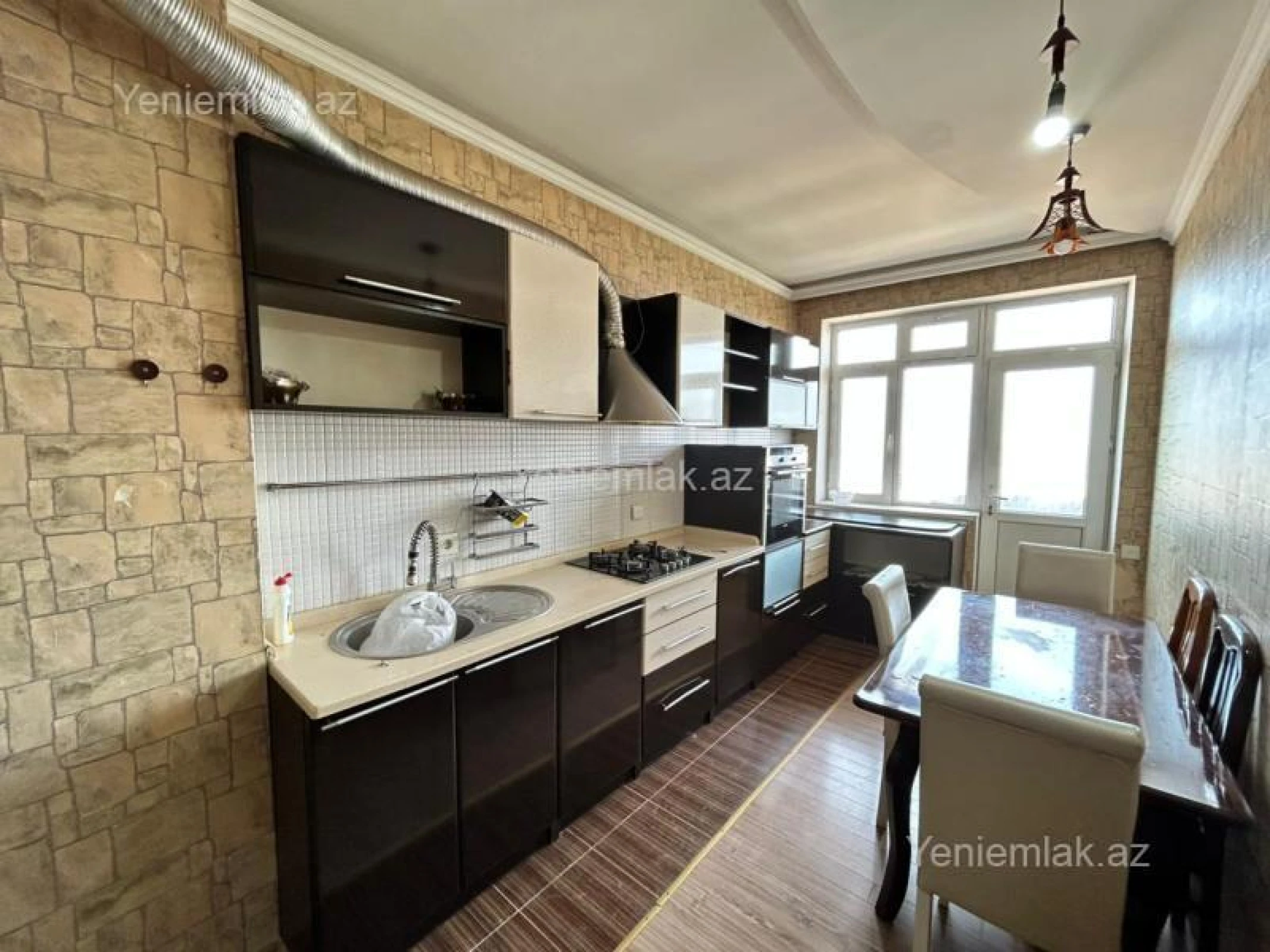 Satılır 2 otaqlı yeni tikili 90 m²