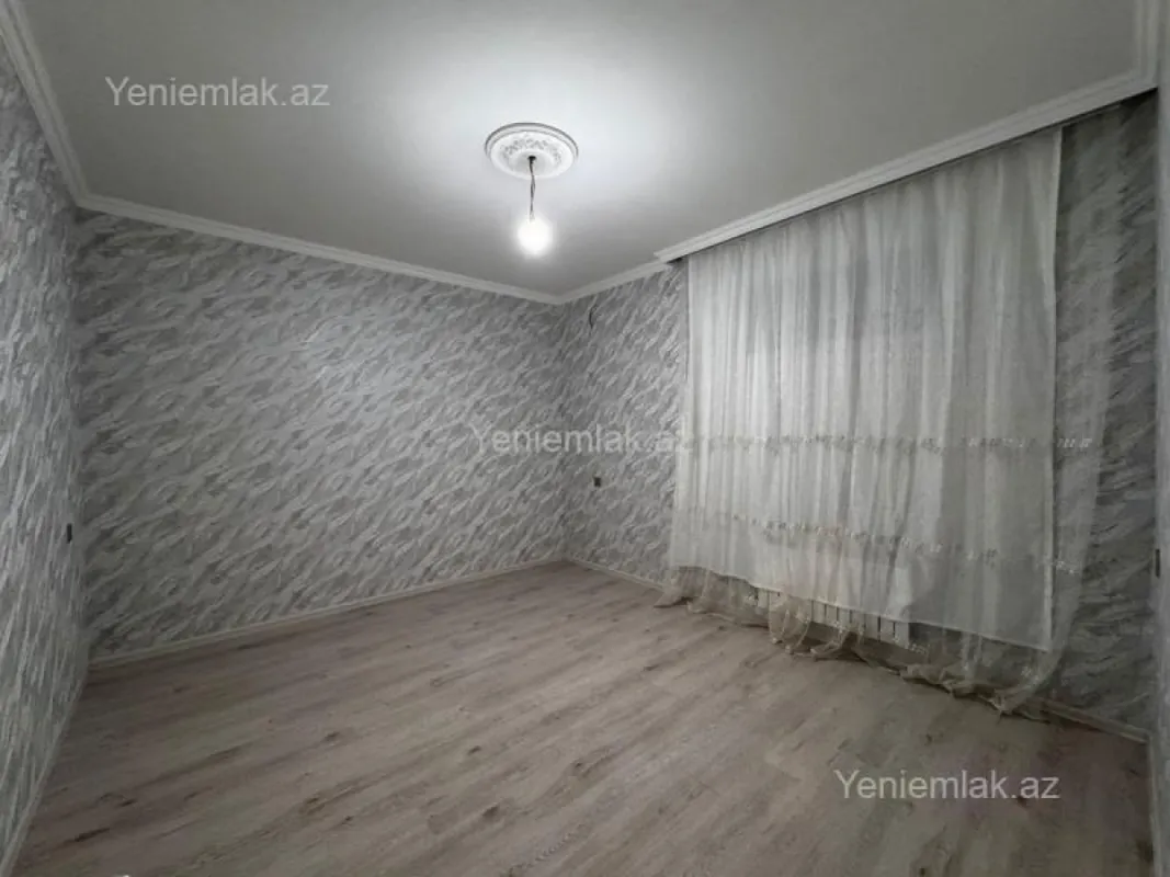 Satılır 8 otaqlı həyət evi 240 m²