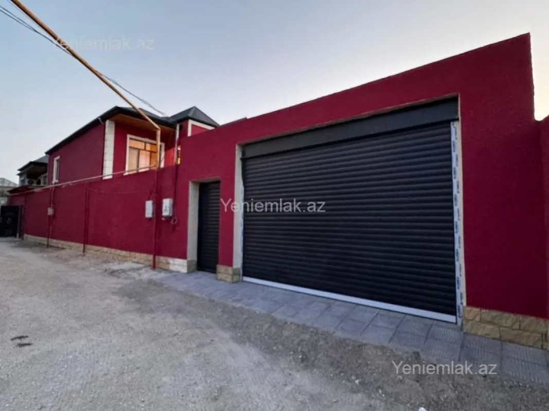 Satılır 8 otaqlı həyət evi 240 m²