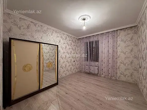 Satılır 8 otaqlı həyət evi 240 m²