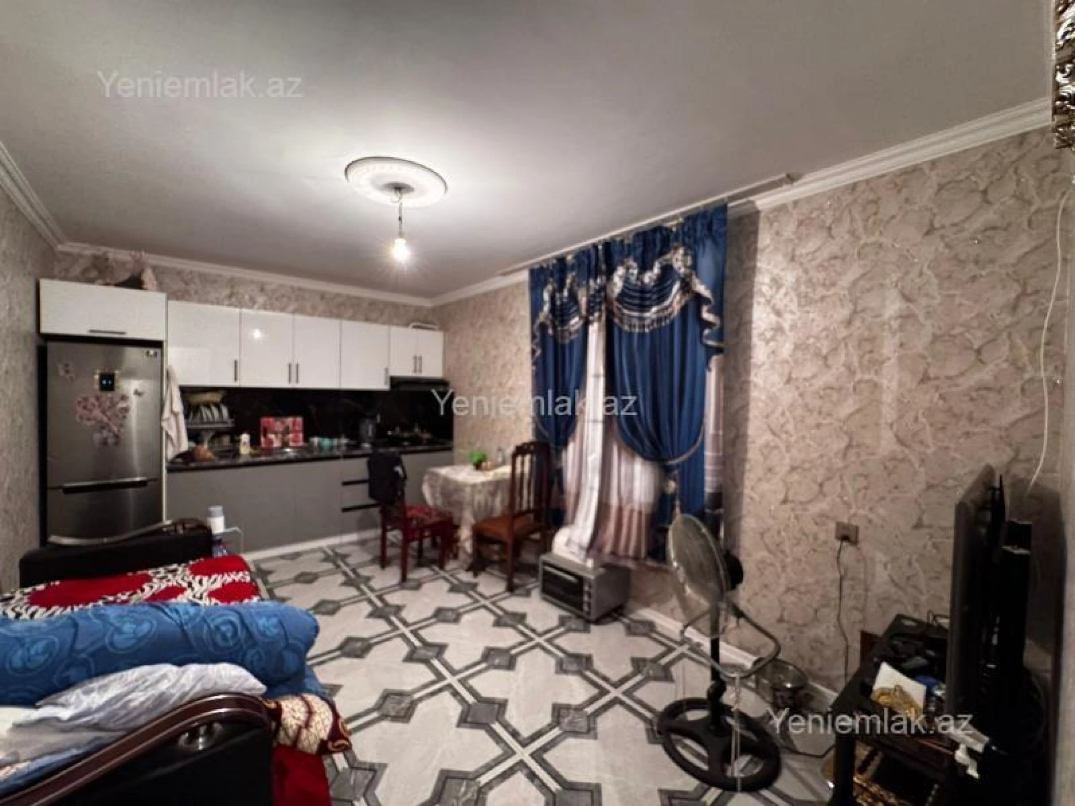 Satılır 8 otaqlı həyət evi 240 m²