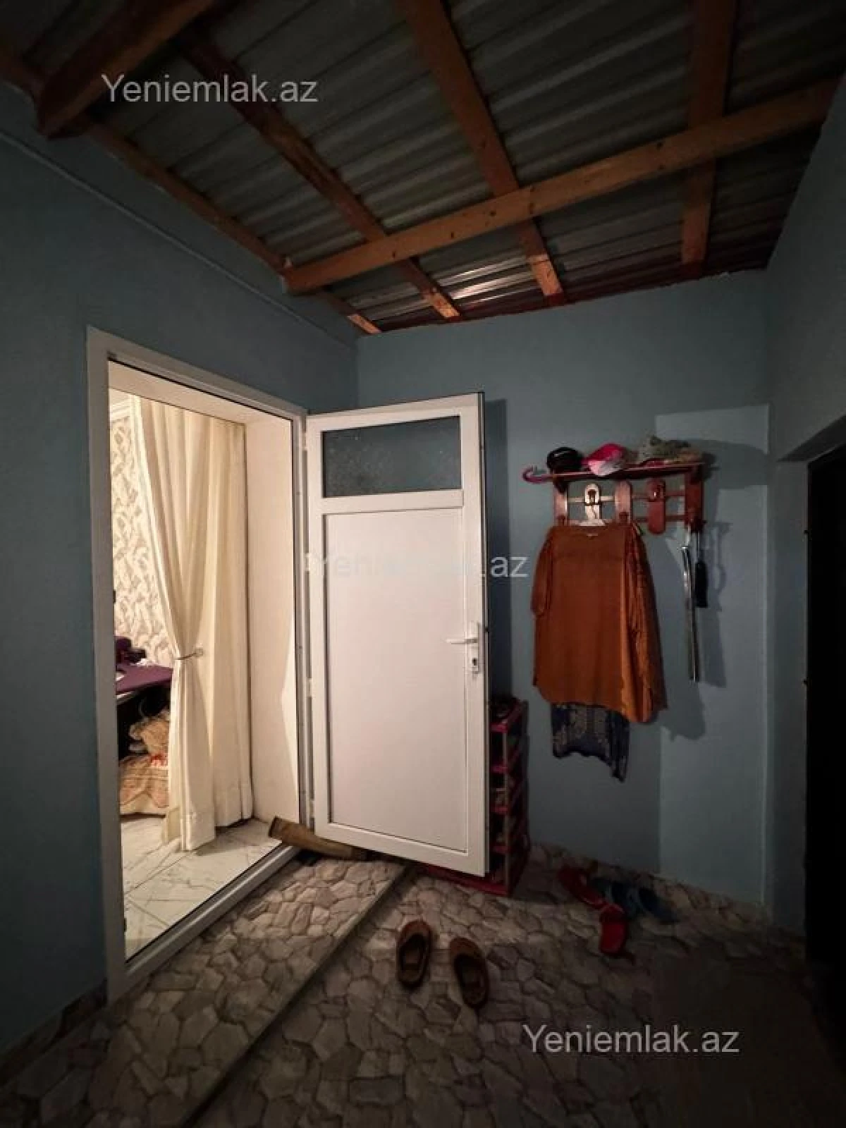 Satılır 8 otaqlı həyət evi 240 m²