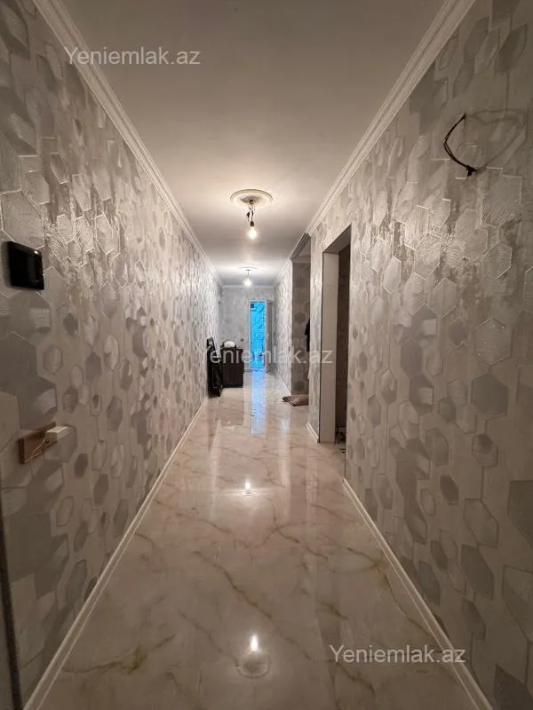 Satılır 8 otaqlı həyət evi 240 m²