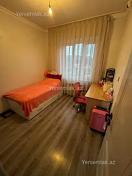 Satılır 4 otaqlı köhnə tikili 80 m²