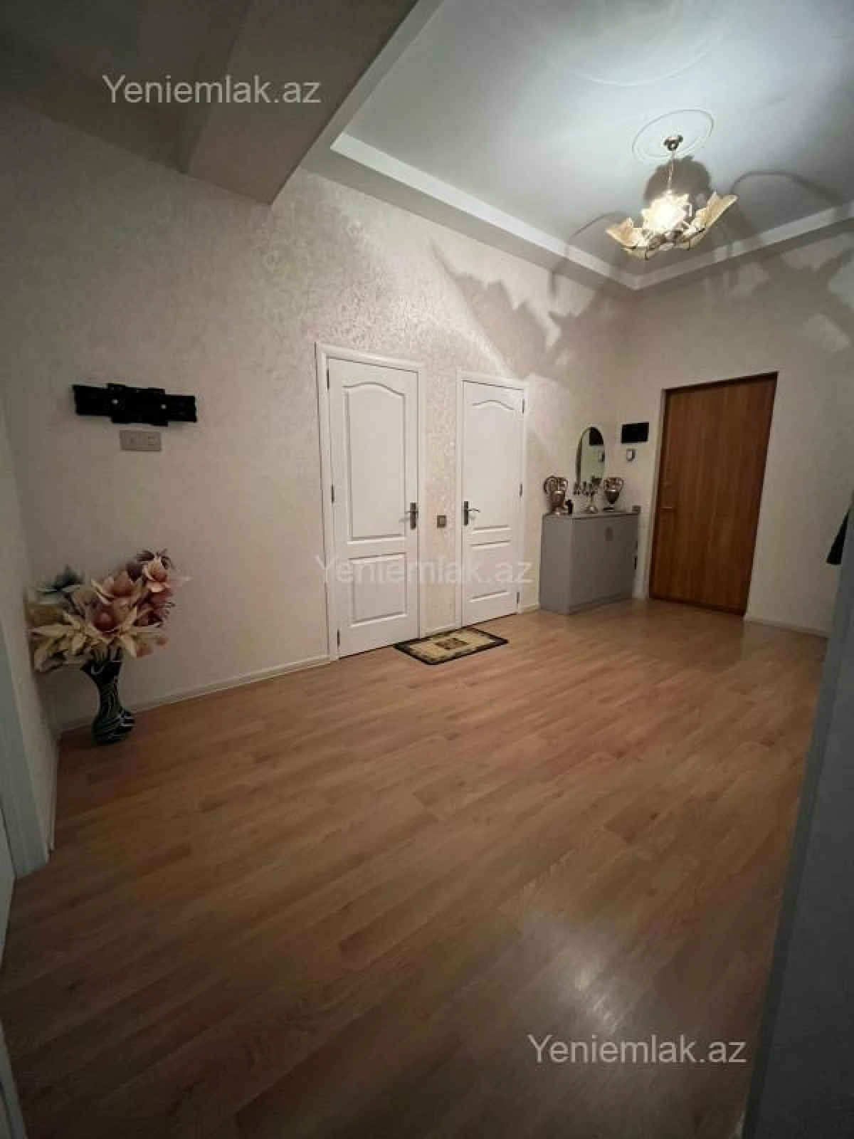 Satılır 3 otaqlı yeni tikili 93 m²