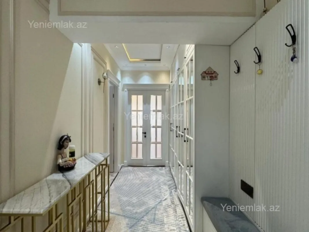 Satılır 3 otaqlı yeni tikili 132 m²