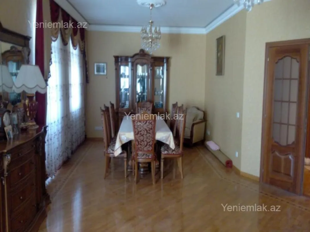 Satılır 5 otaqlı yeni tikili 200 m²