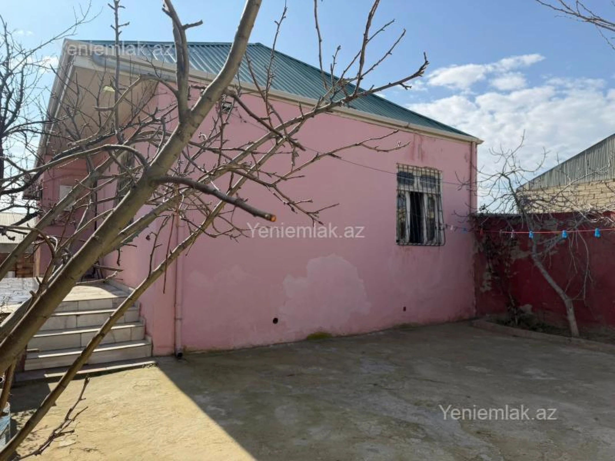 Satılır 3 otaqlı həyət evi 100 m²