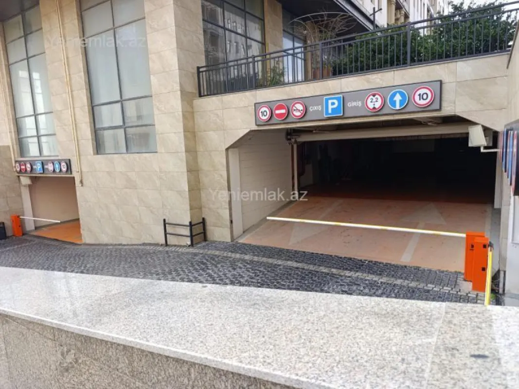 Satılır 3 otaqlı yeni tikili 125 m²