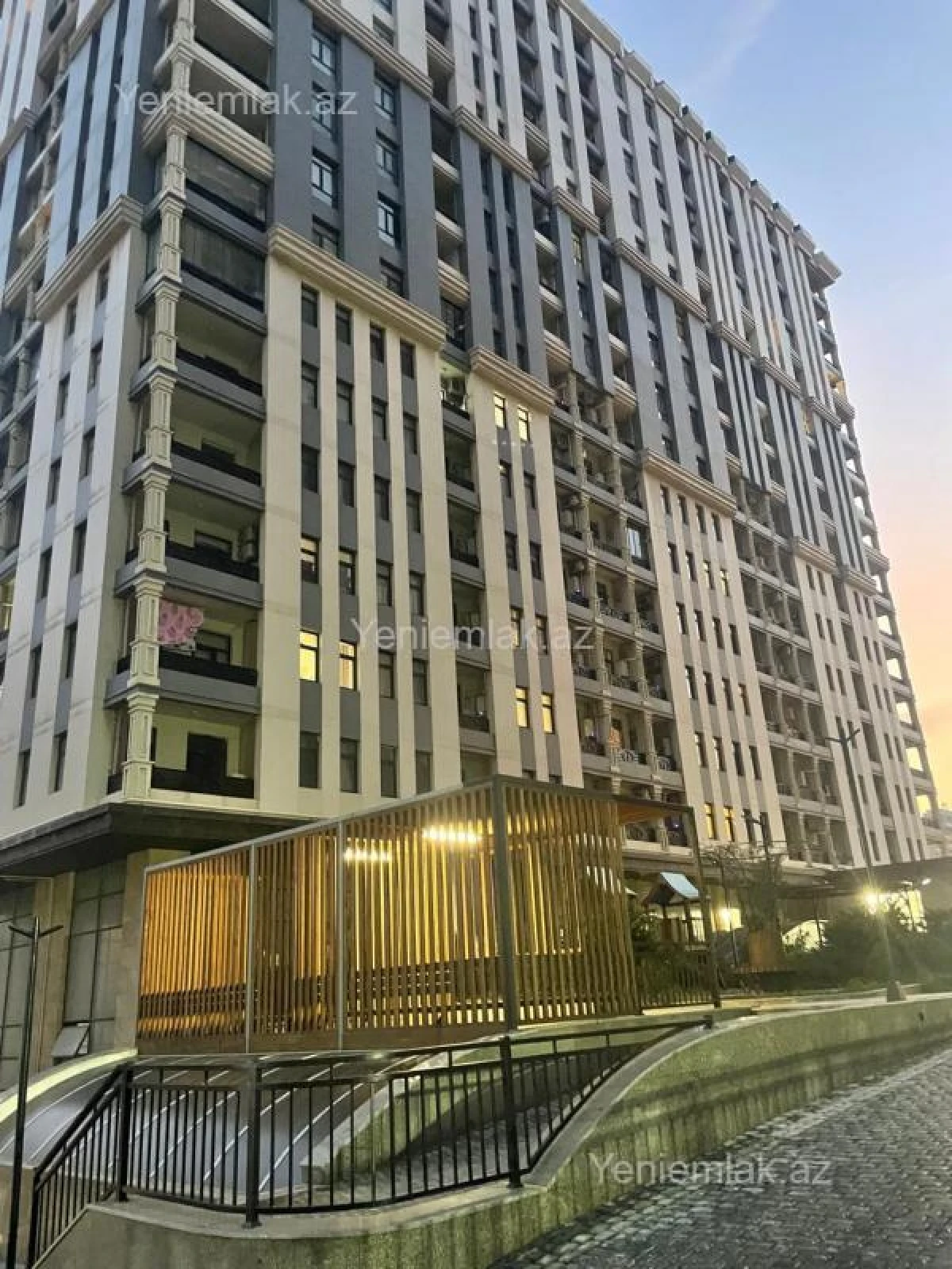 Satılır 3 otaqlı yeni tikili 125 m²
