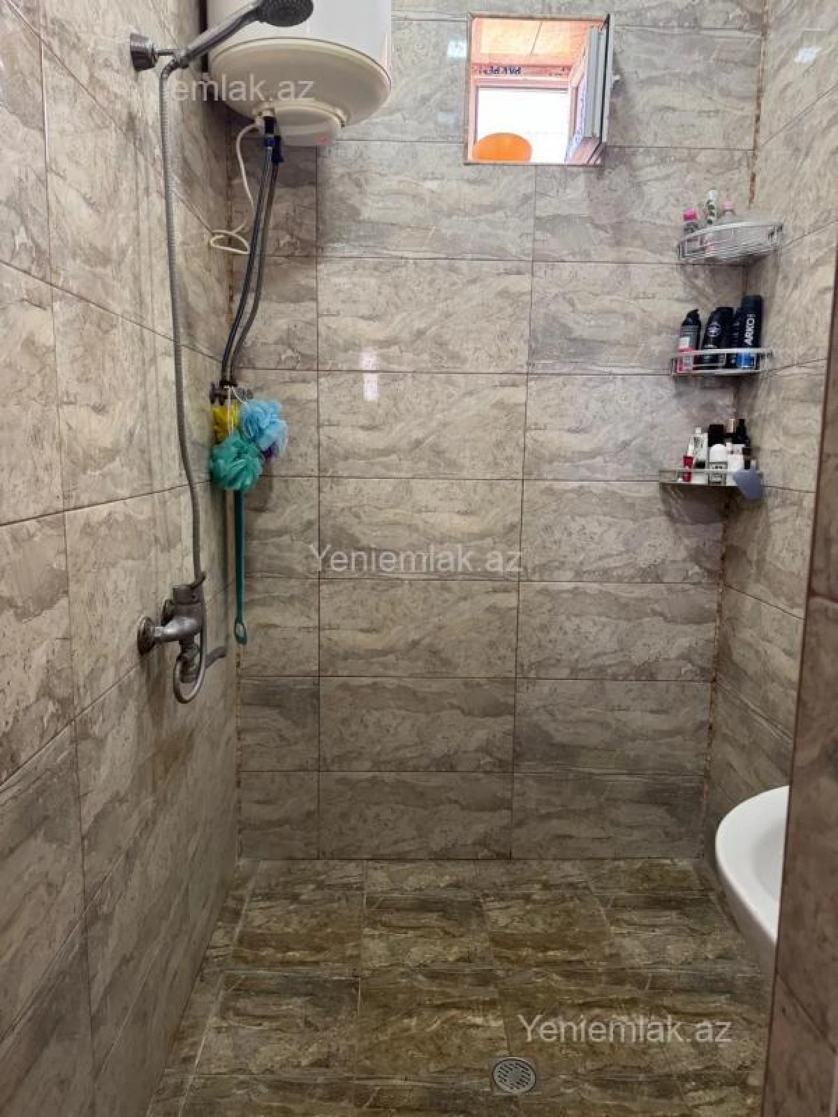 Satılır 7 otaqlı həyət evi 250 m²