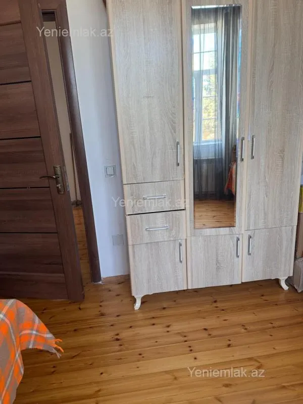Satılır 7 otaqlı həyət evi 250 m²