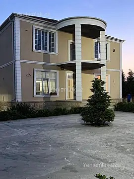 Satılır 7 otaqlı həyət evi 250 m²
