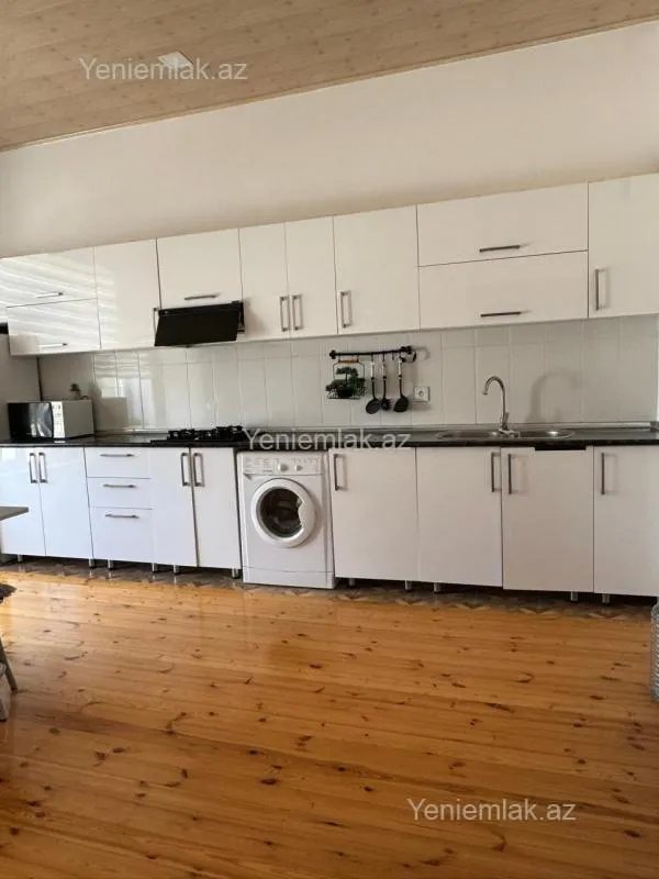 Satılır 7 otaqlı həyət evi 250 m²
