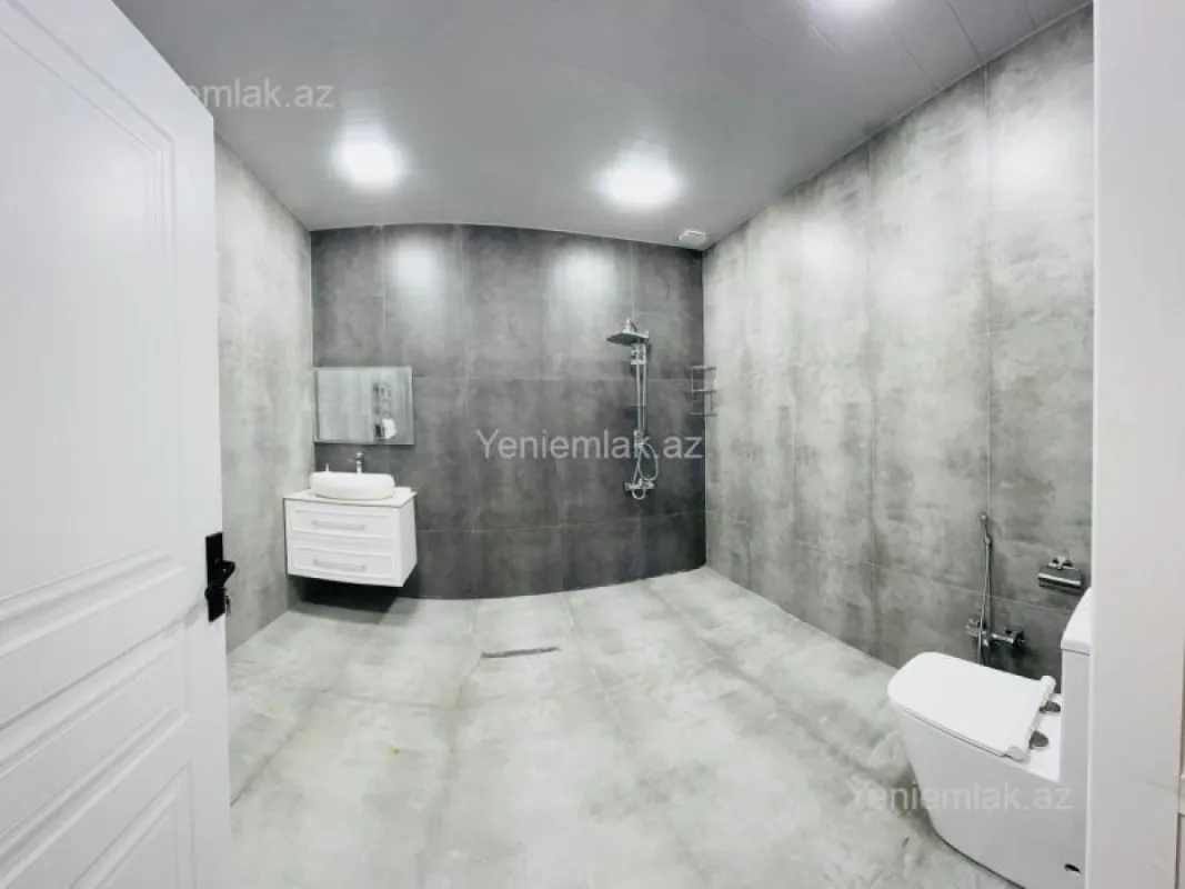 Satılır 6 otaqlı həyət evi 220 m²