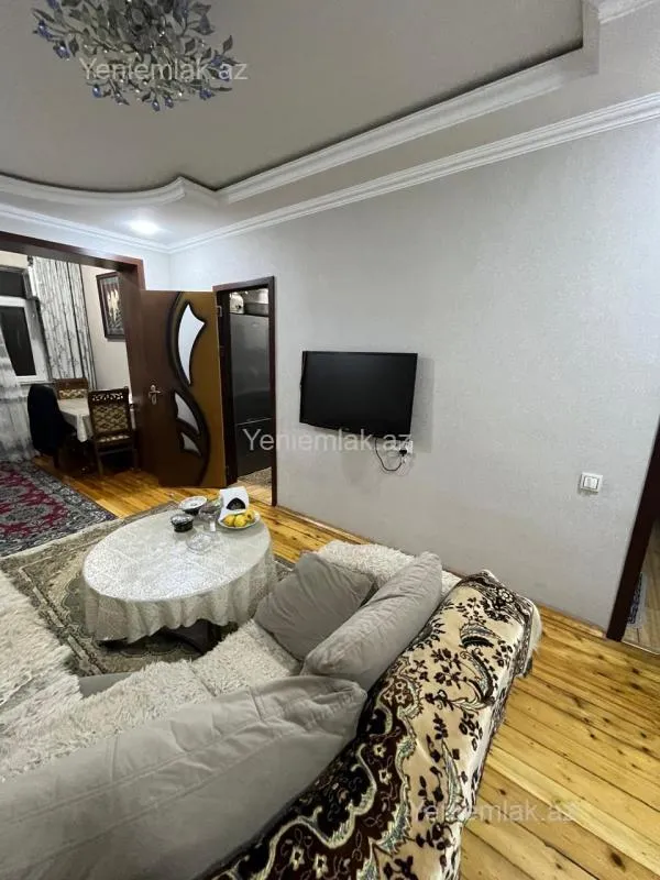 Satılır 3 otaqlı köhnə tikili 70 m²
