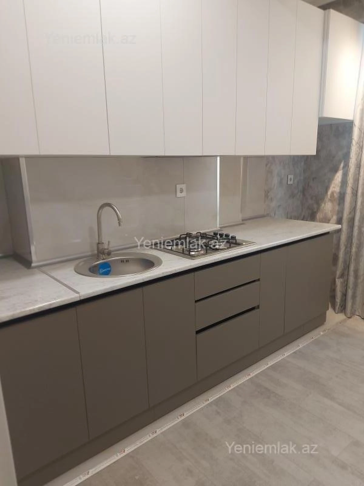 Satılır 2 otaqlı yeni tikili 75 m²