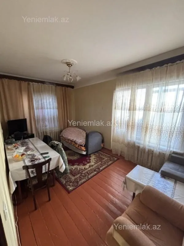 Satılır 2 otaqlı köhnə tikili 55 m²