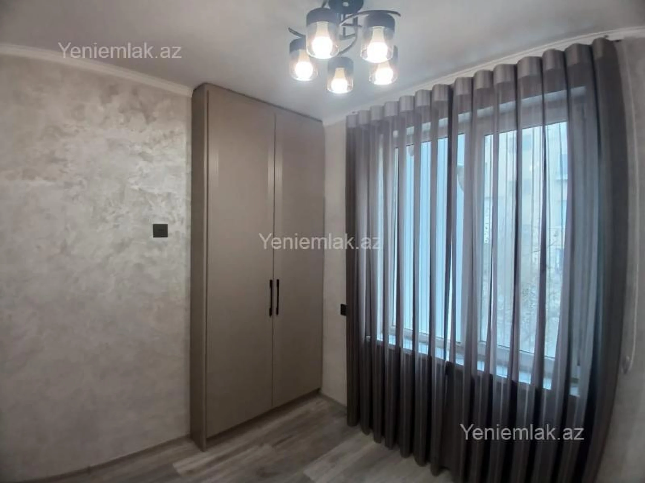 Satılır 2 otaqlı köhnə tikili 40 m²