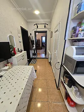 Satılır 2 otaqlı köhnə tikili 64 m²
