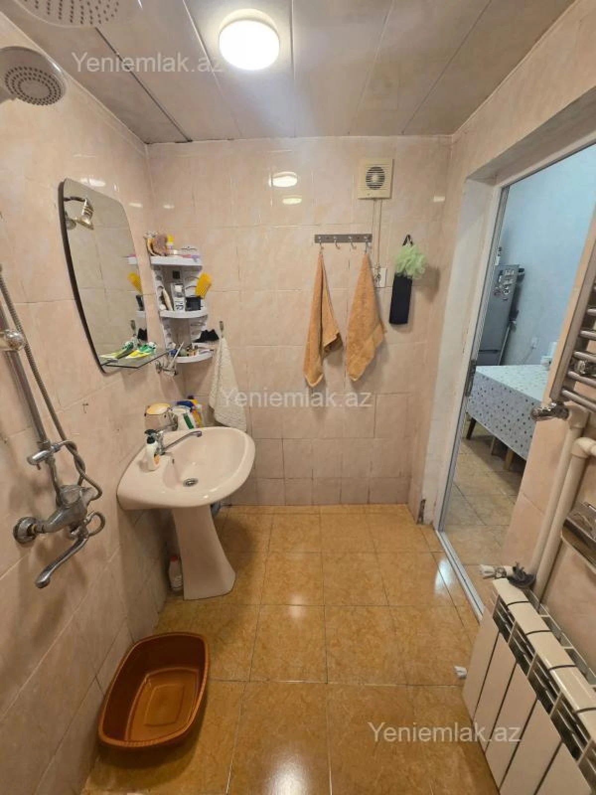 Satılır 2 otaqlı köhnə tikili 64 m²