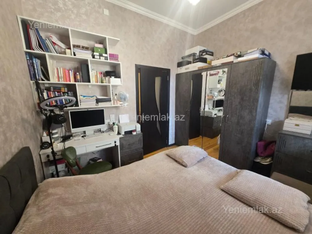 Satılır 2 otaqlı köhnə tikili 64 m²