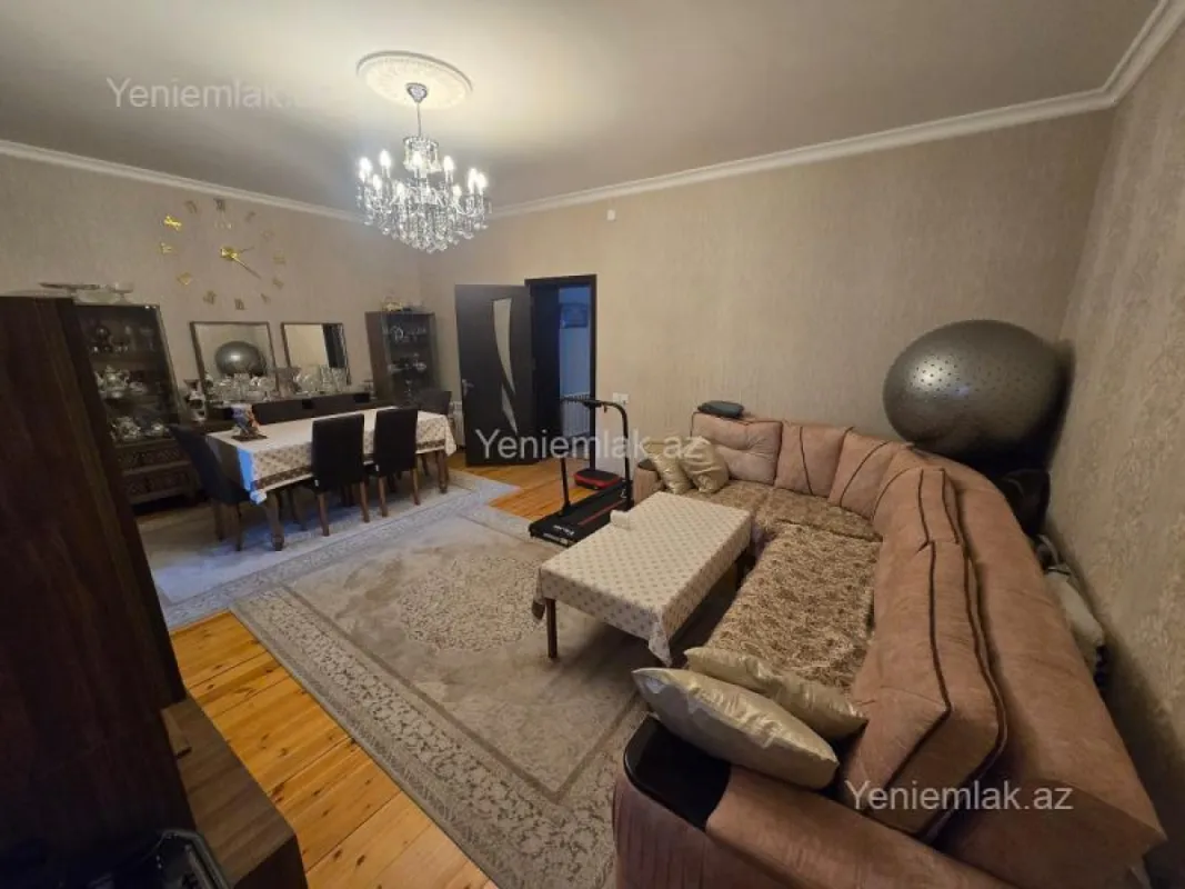 Satılır 2 otaqlı köhnə tikili 64 m²