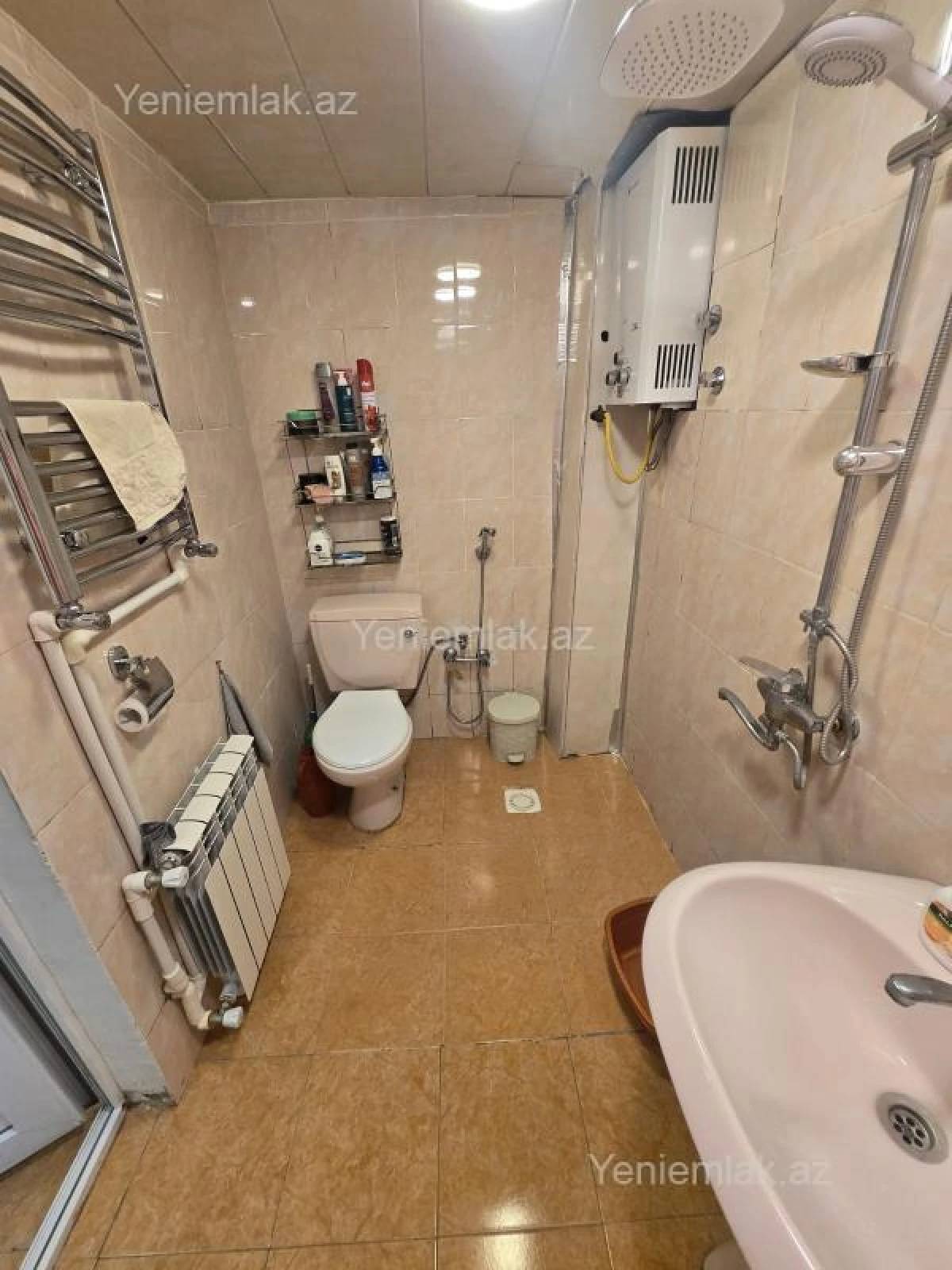 Satılır 2 otaqlı köhnə tikili 64 m²