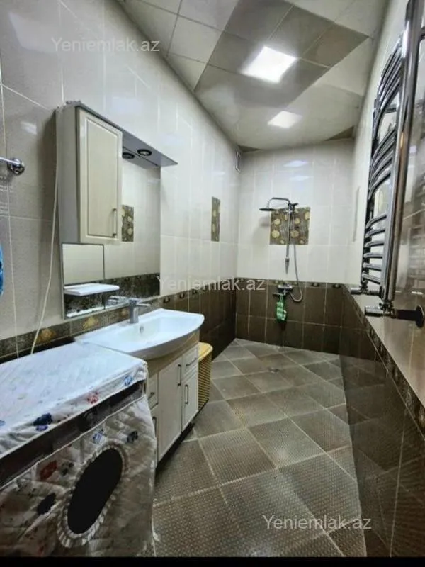 Satılır 3 otaqlı yeni tikili 80 m²