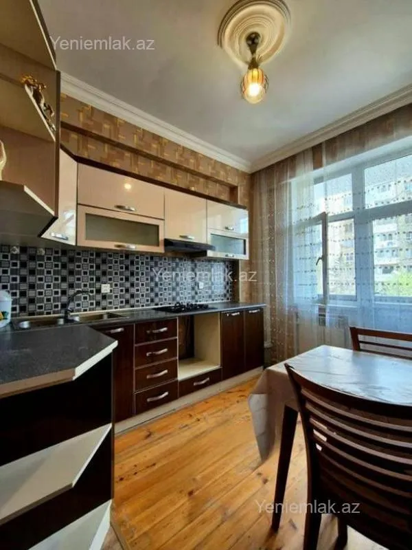 Satılır 3 otaqlı yeni tikili 80 m²