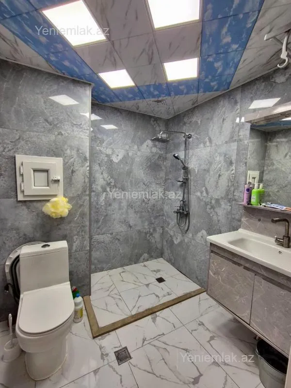 Satılır 2 otaqlı köhnə tikili 60 m²