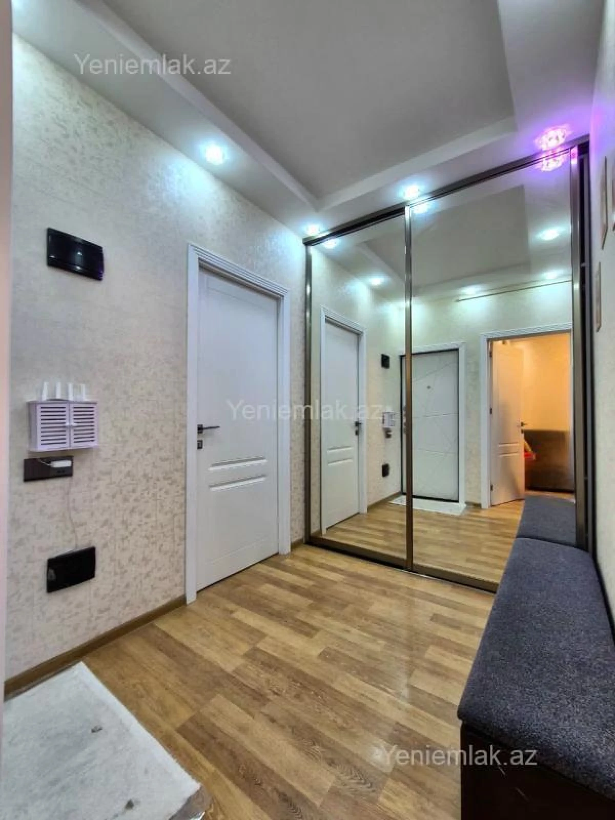Satılır 2 otaqlı köhnə tikili 60 m²