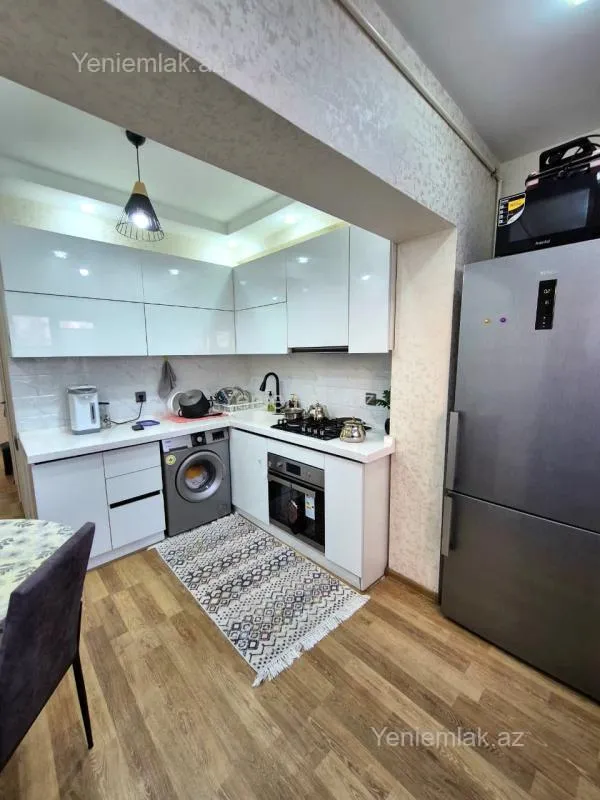 Satılır 2 otaqlı köhnə tikili 60 m²
