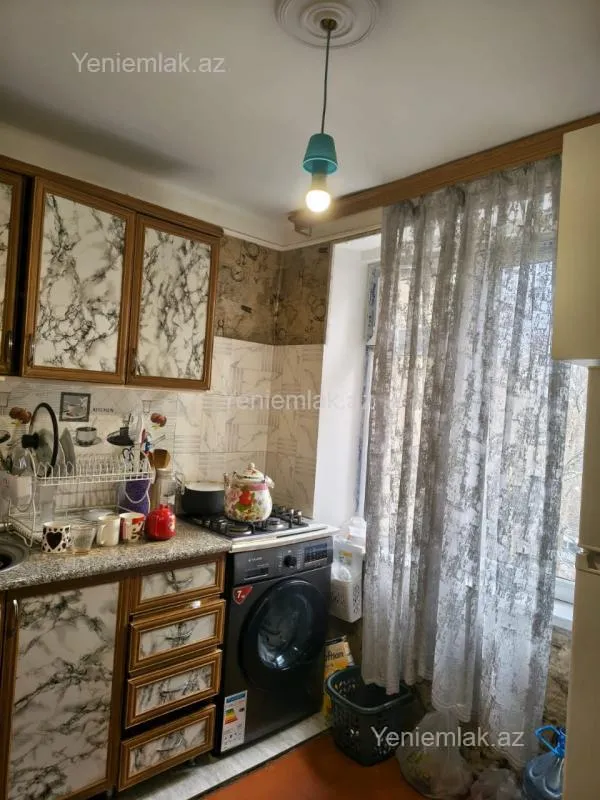 Satılır 3 otaqlı köhnə tikili 70 m²