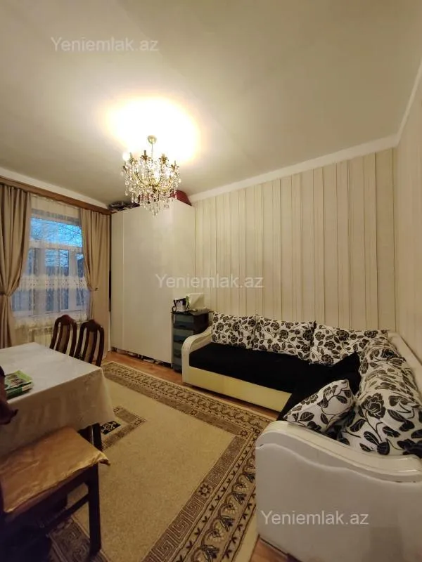 Satılır 3 otaqlı köhnə tikili 75 m²