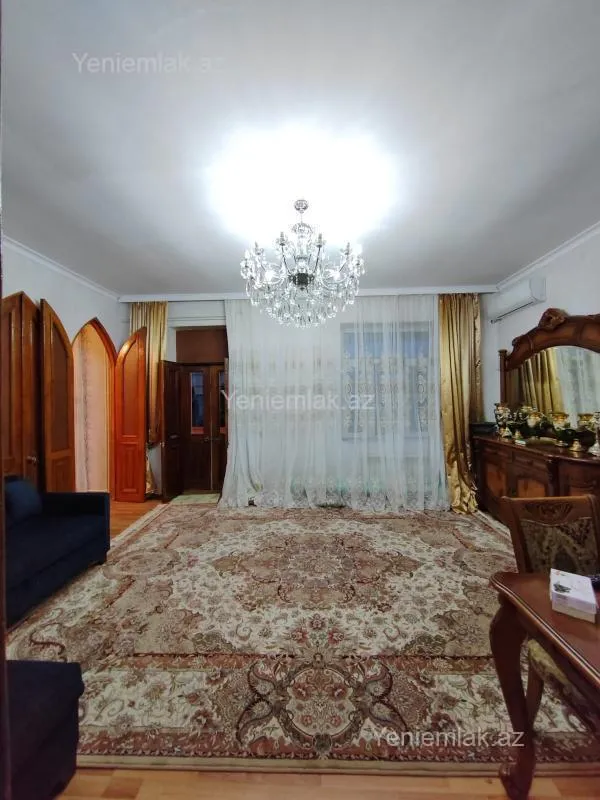 Satılır 3 otaqlı köhnə tikili 75 m²