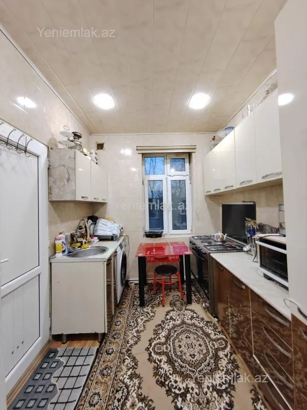 Satılır 3 otaqlı köhnə tikili 75 m²