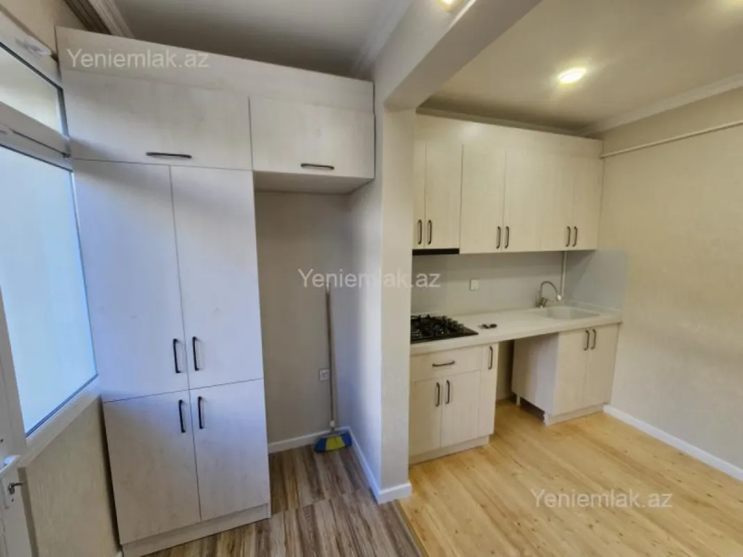 Satılır 2 otaqlı köhnə tikili 60 m²