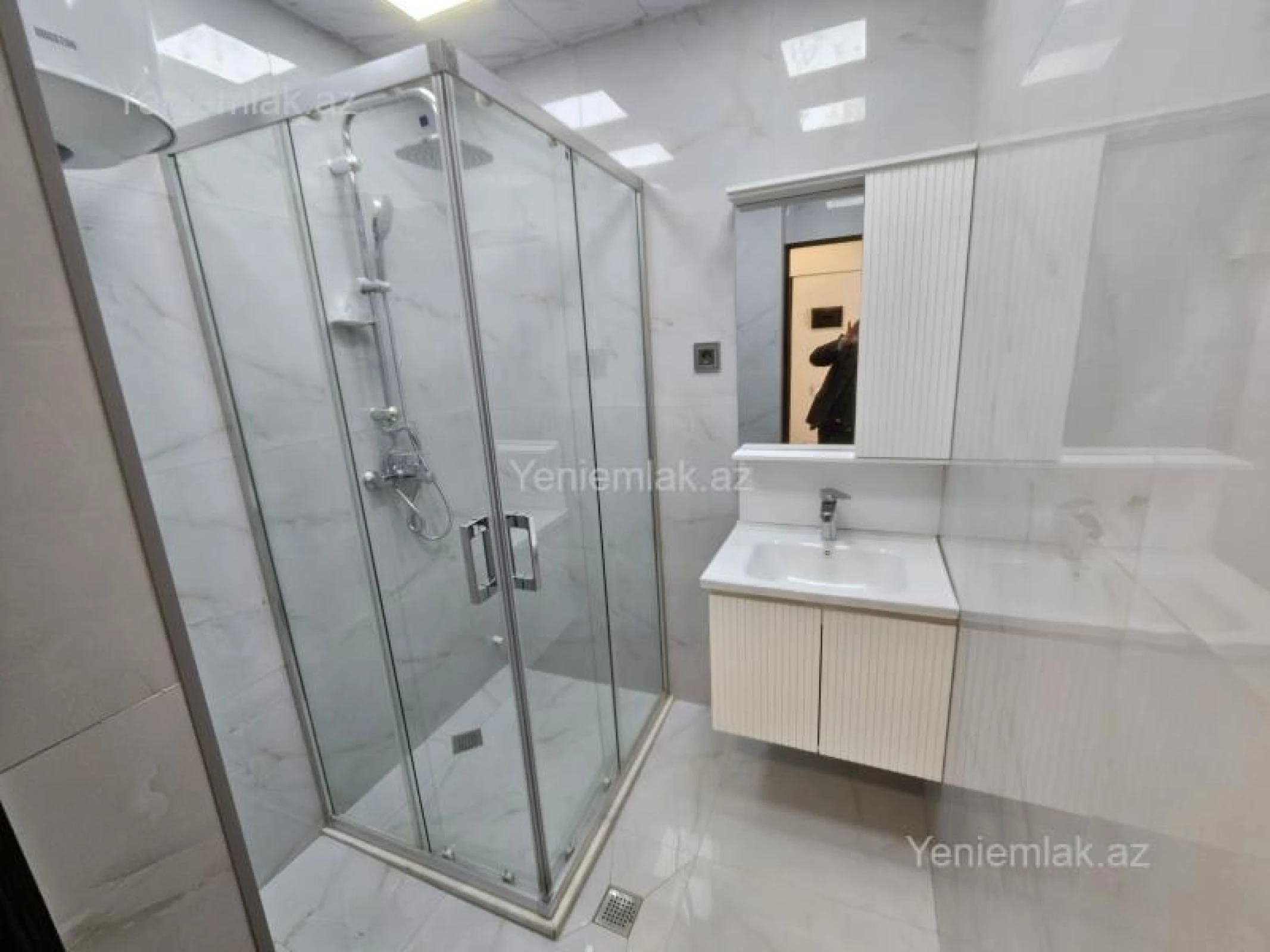 Satılır 2 otaqlı köhnə tikili 60 m²