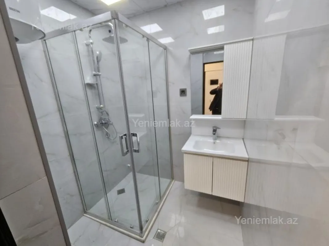 Satılır 2 otaqlı köhnə tikili 60 m²