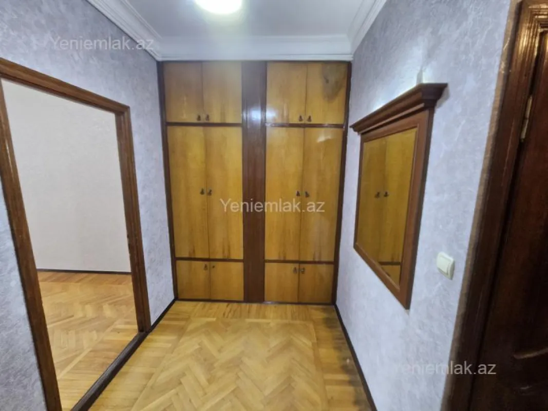 Satılır 2 otaqlı köhnə tikili 60 m²