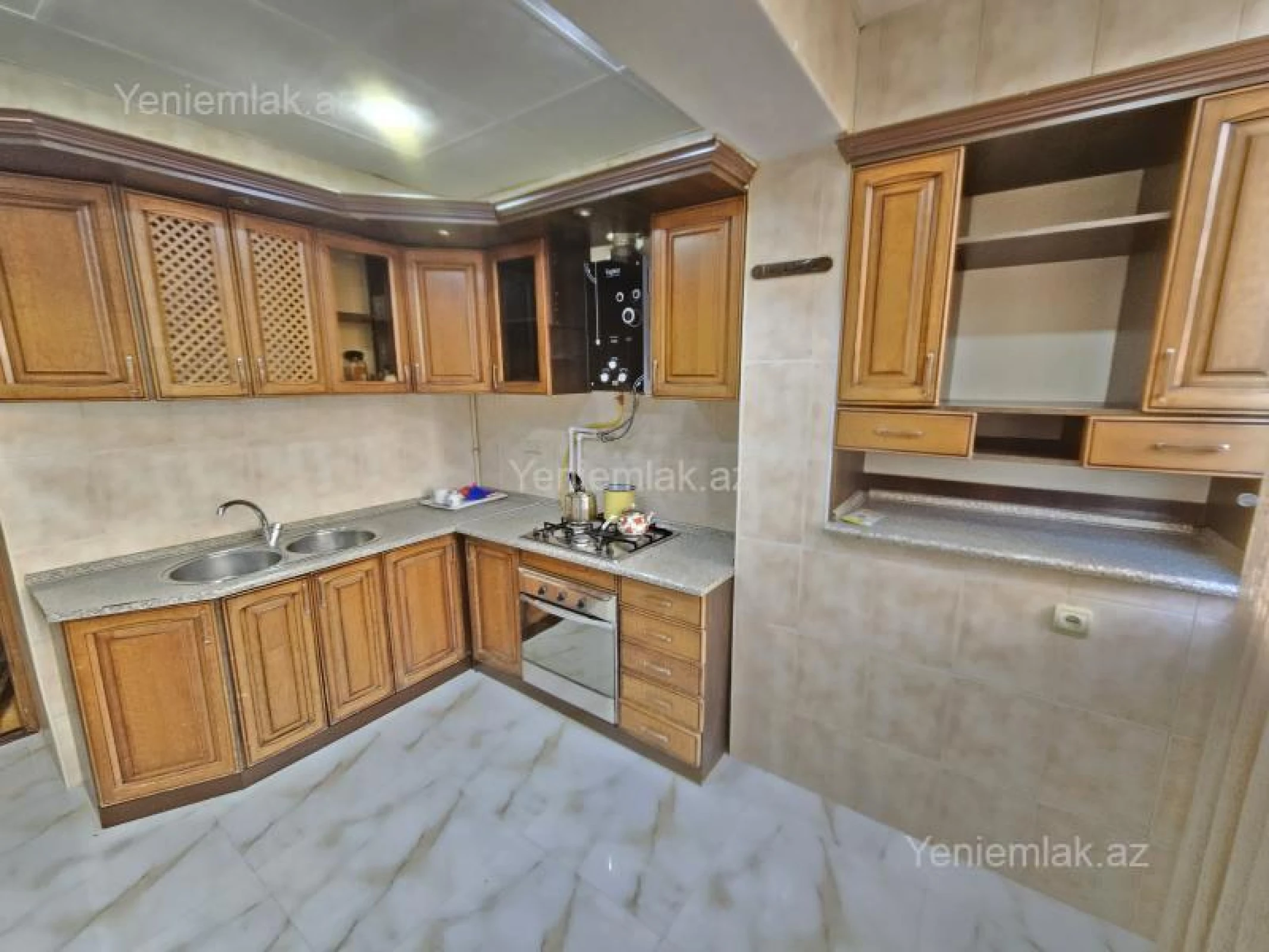Satılır 2 otaqlı köhnə tikili 60 m²