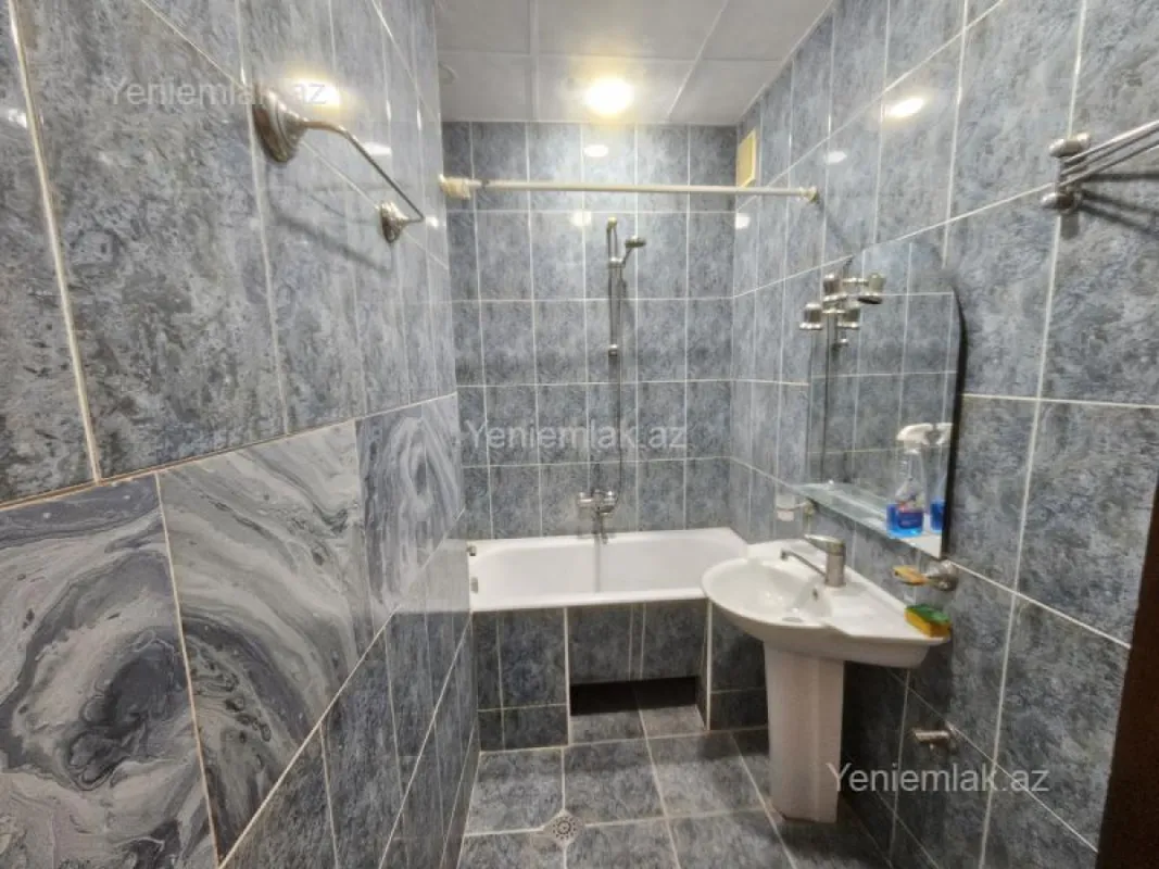Satılır 2 otaqlı köhnə tikili 60 m²