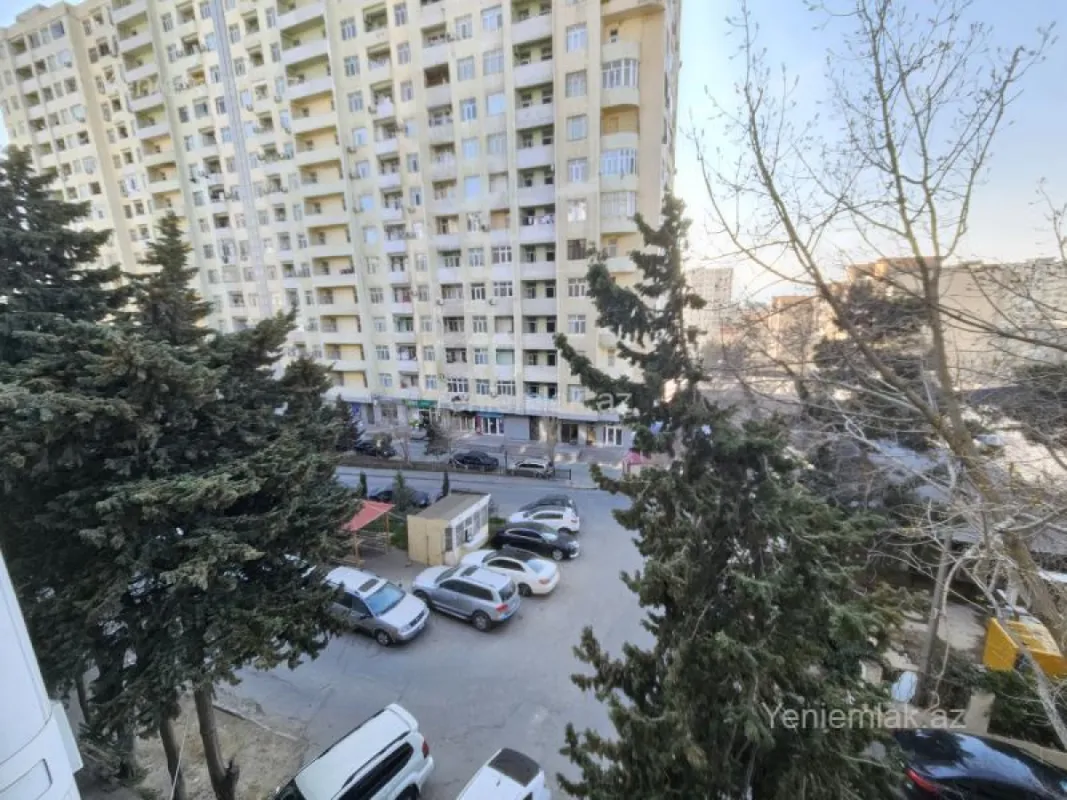 Satılır 2 otaqlı köhnə tikili 60 m²