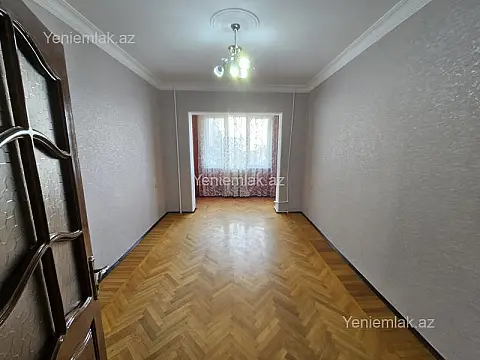 Satılır 2 otaqlı köhnə tikili 60 m²