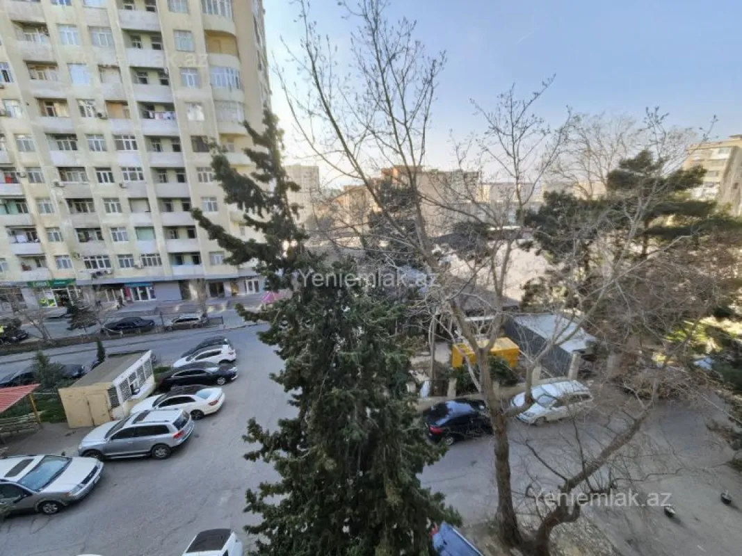 Satılır 2 otaqlı köhnə tikili 60 m²