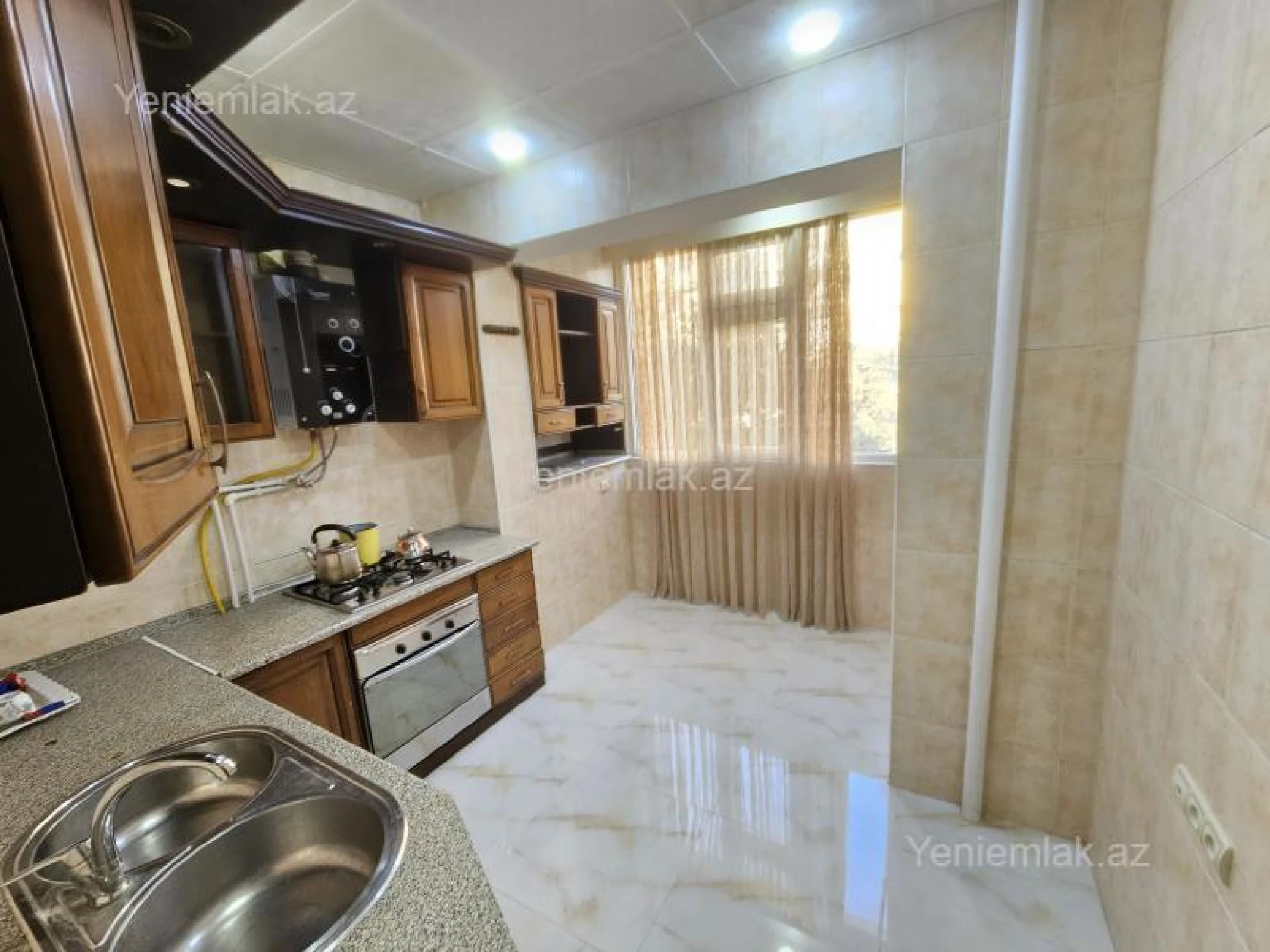 Satılır 2 otaqlı köhnə tikili 60 m²