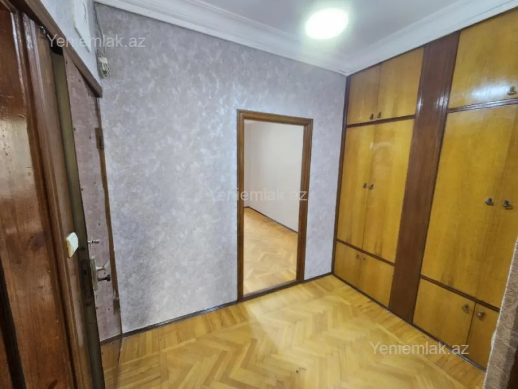 Satılır 2 otaqlı köhnə tikili 60 m²