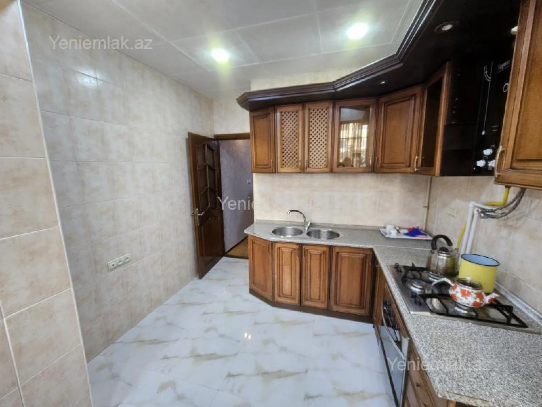 Satılır 2 otaqlı köhnə tikili 60 m²