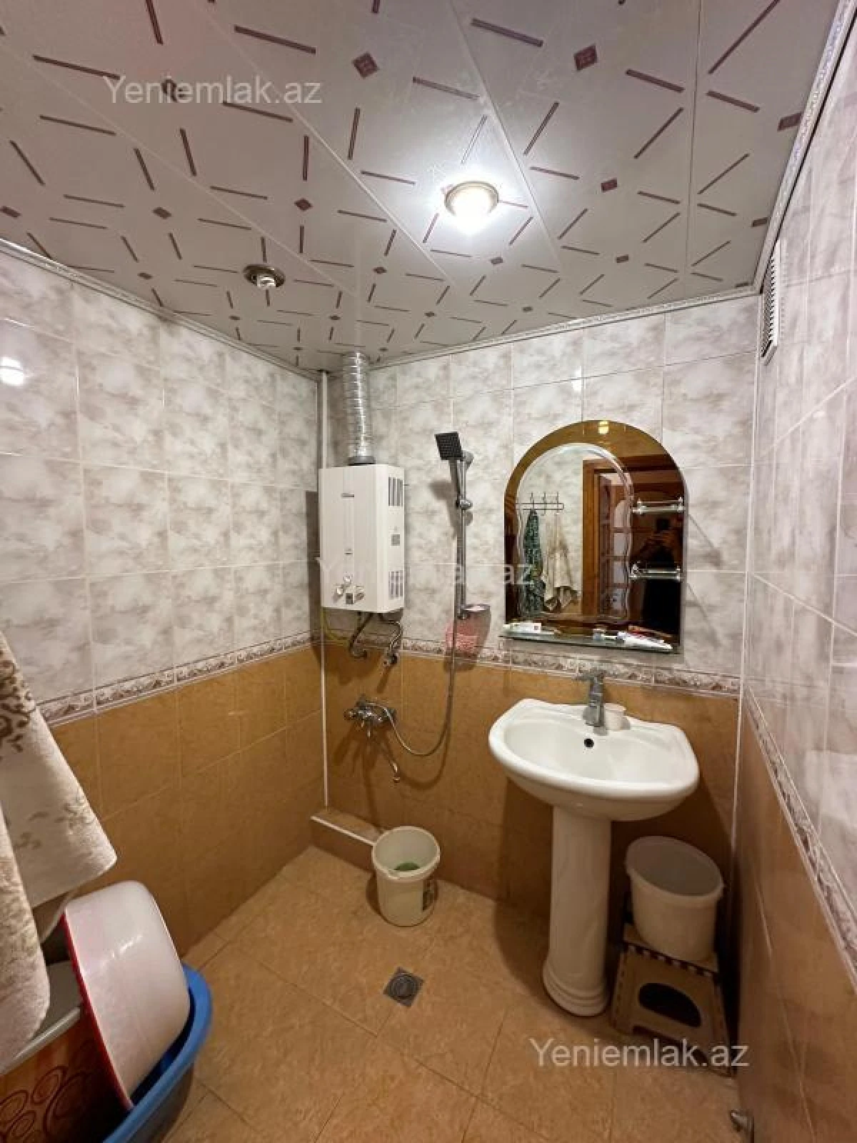 Satılır 2 otaqlı köhnə tikili 55 m²